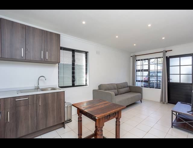 1 BEDROOM FLAT TO LET IN CLAREMONT